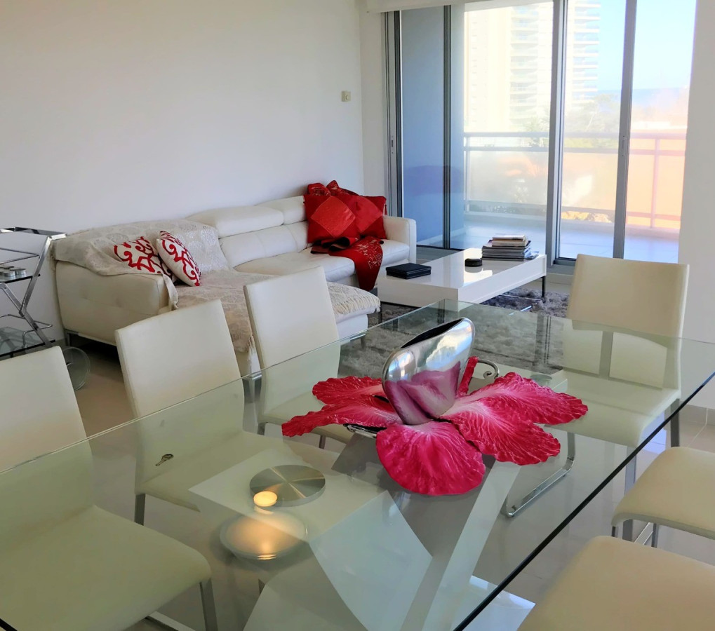 Apartamento ID.592 - Amplio y cómodo apartamento 3 suites + dep. Sunrise Tower, Playa Mansa, Punta del Este