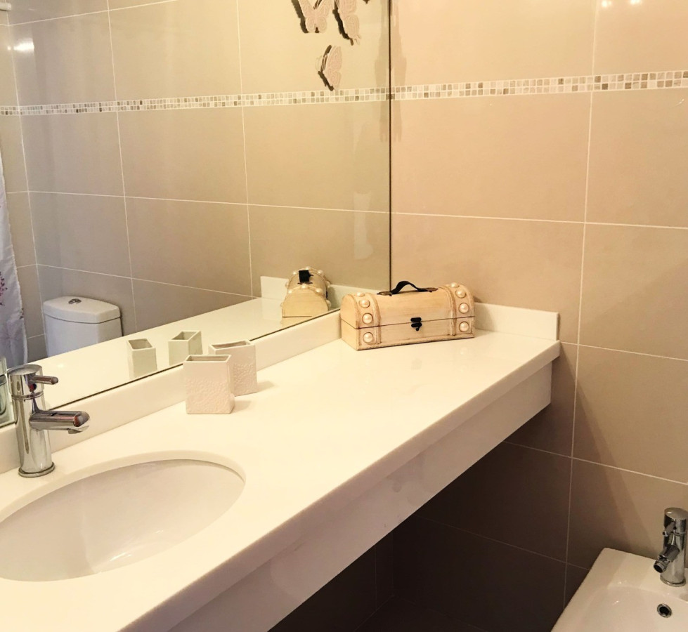 Apartamento ID.592 - Amplio y cómodo apartamento 3 suites + dep. Sunrise Tower, Playa Mansa, Punta del Este