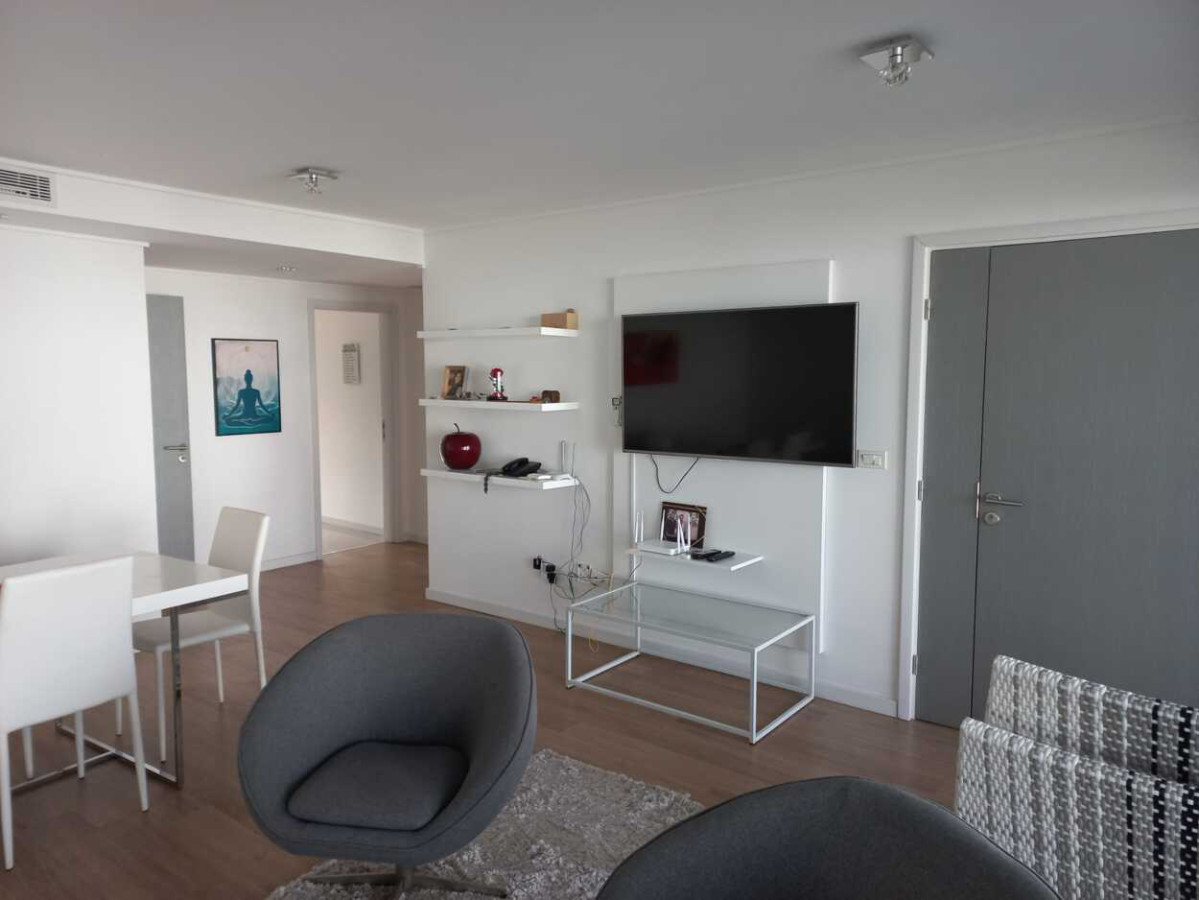 Apartamento ID.594 - Amplio apartamento dos dormitorios en suite, Alexander Boulevard, Punta del Este.