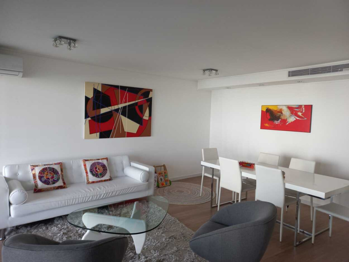 Apartamento ID.594 - Amplio apartamento dos dormitorios en suite, Alexander Boulevard, Punta del Este.