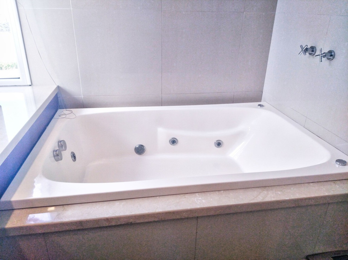 Apartamento ID.629 - Apartamento, 3 dormitorios + dep, 1era línea de mar, Rincon del Indio, Punta del Este