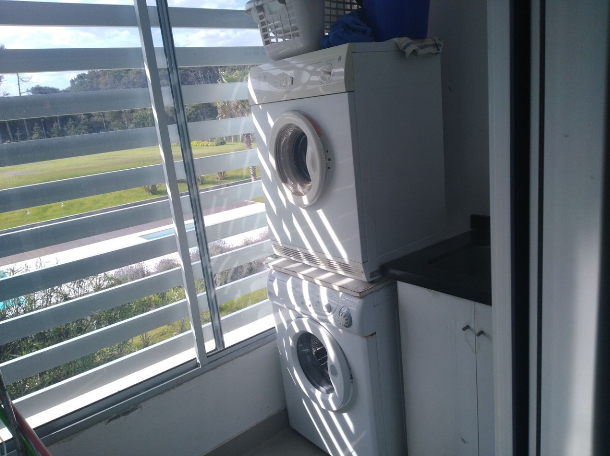 Apartamento ID.629 - Apartamento, 3 dormitorios + dep, 1era línea de mar, Rincon del Indio, Punta del Este