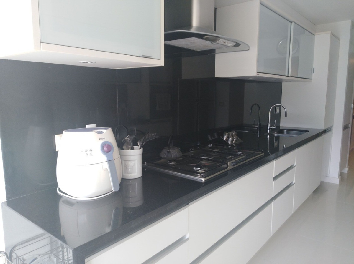 Apartamento ID.629 - Apartamento, 3 dormitorios + dep, 1era línea de mar, Rincon del Indio, Punta del Este