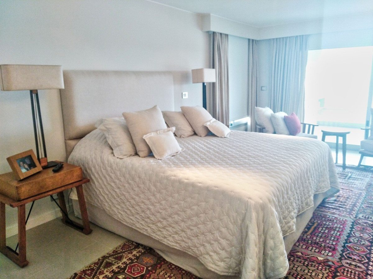 Apartamento ID.629 - Apartamento, 3 dormitorios + dep, 1era línea de mar, Rincon del Indio, Punta del Este