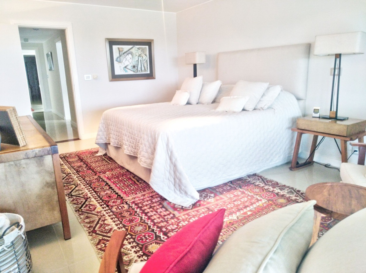 Apartamento ID.629 - Apartamento, 3 dormitorios + dep, 1era línea de mar, Rincon del Indio, Punta del Este