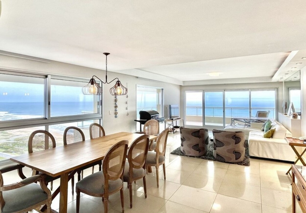 Apartamento ID.631 - Apartamento Primera Linea, 3 suites y dependencia, Torre Lobos, Punta del Este.