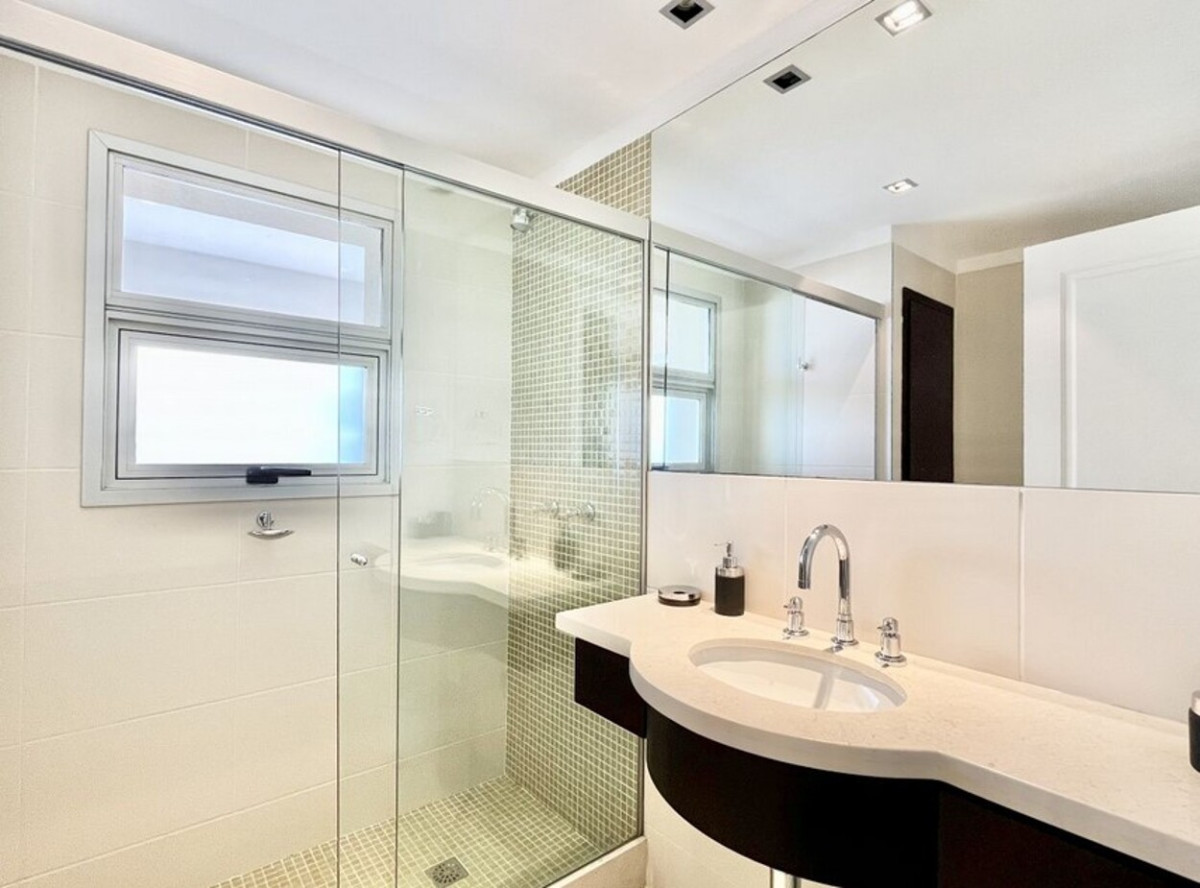 Apartamento ID.631 - Apartamento Primera Linea, 3 suites y dependencia, Torre Lobos, Punta del Este.