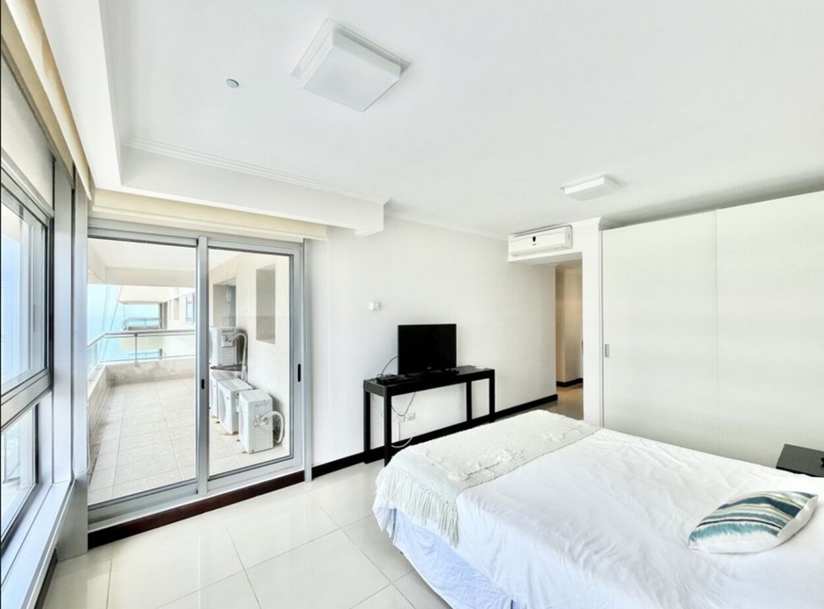 Apartamento ID.631 - Apartamento Primera Linea, 3 suites y dependencia, Torre Lobos, Punta del Este.