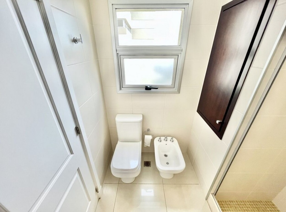 Apartamento ID.631 - Apartamento Primera Linea, 3 suites y dependencia, Torre Lobos, Punta del Este.