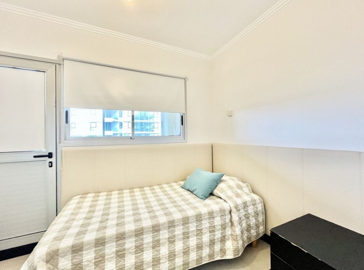 Apartamento ID.631 - Apartamento Primera Linea, 3 suites y dependencia, Torre Lobos, Punta del Este.