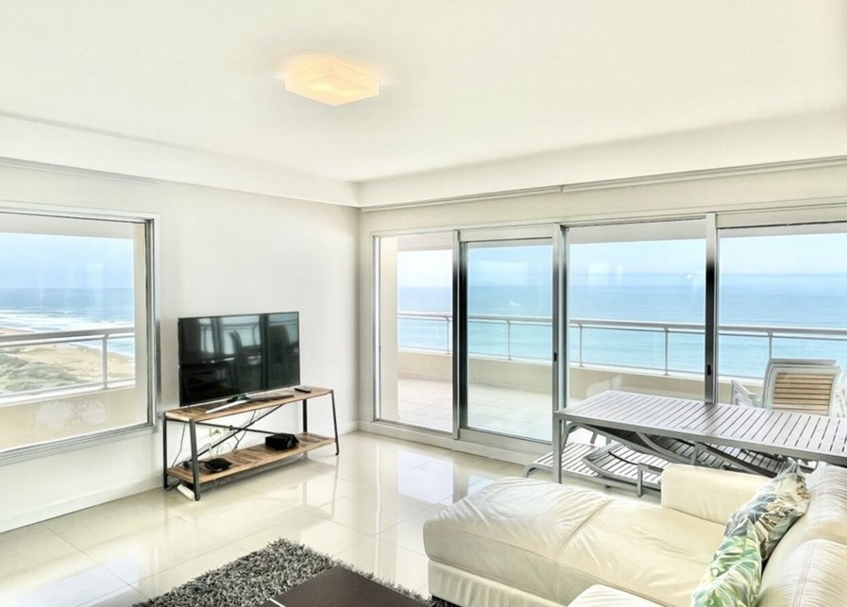 Apartamento ID.631 - Apartamento Primera Linea, 3 suites y dependencia, Torre Lobos, Punta del Este.