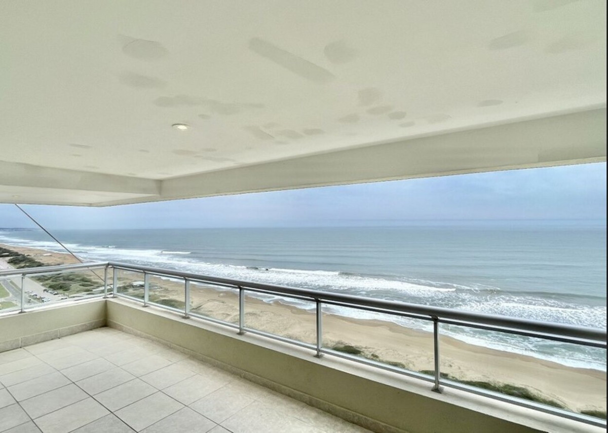 Apartamento ID.631 - Apartamento Primera Linea, 3 suites y dependencia, Torre Lobos, Punta del Este.