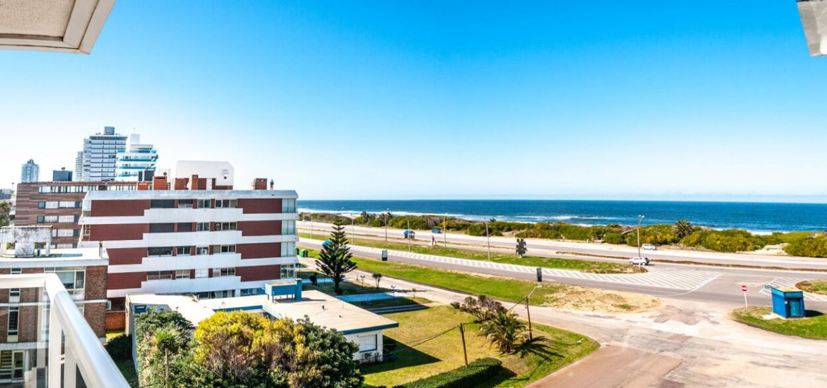 Apartamento ID.644 - Amplio apartamento en Playa Brava, Frente al Mar