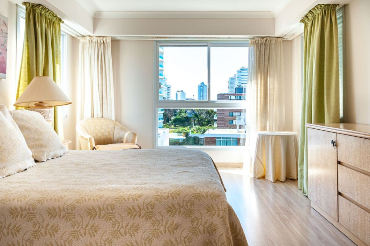 Apartamento ID.644 - Amplio apartamento en Playa Brava, Frente al Mar