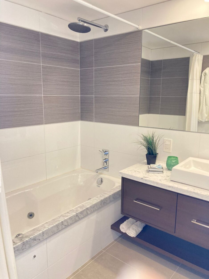 Apartamento ID.645 - Espléndido y Luminoso Apartamento, Vista al Mar, Torre ONE, Punta del Este