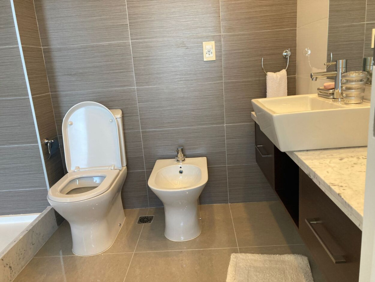 Apartamento ID.645 - Espléndido y Luminoso Apartamento, Vista al Mar, Torre ONE, Punta del Este