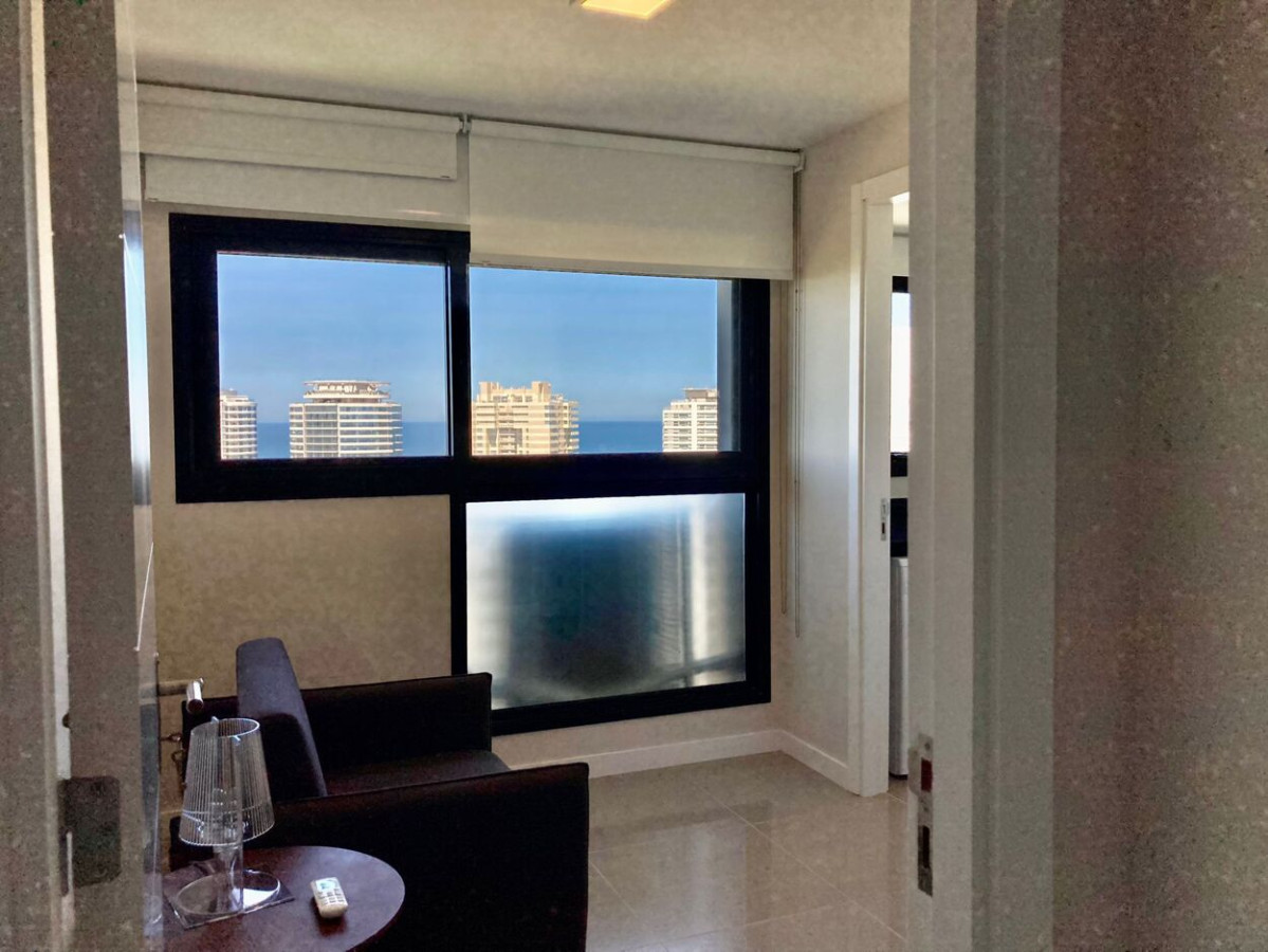 Apartamento ID.645 - Espléndido y Luminoso Apartamento, Vista al Mar, Torre ONE, Punta del Este