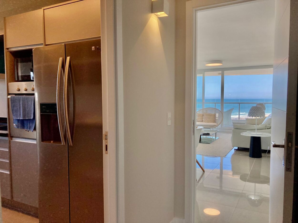 Apartamento ID.645 - Espléndido y Luminoso Apartamento, Vista al Mar, Torre ONE, Punta del Este