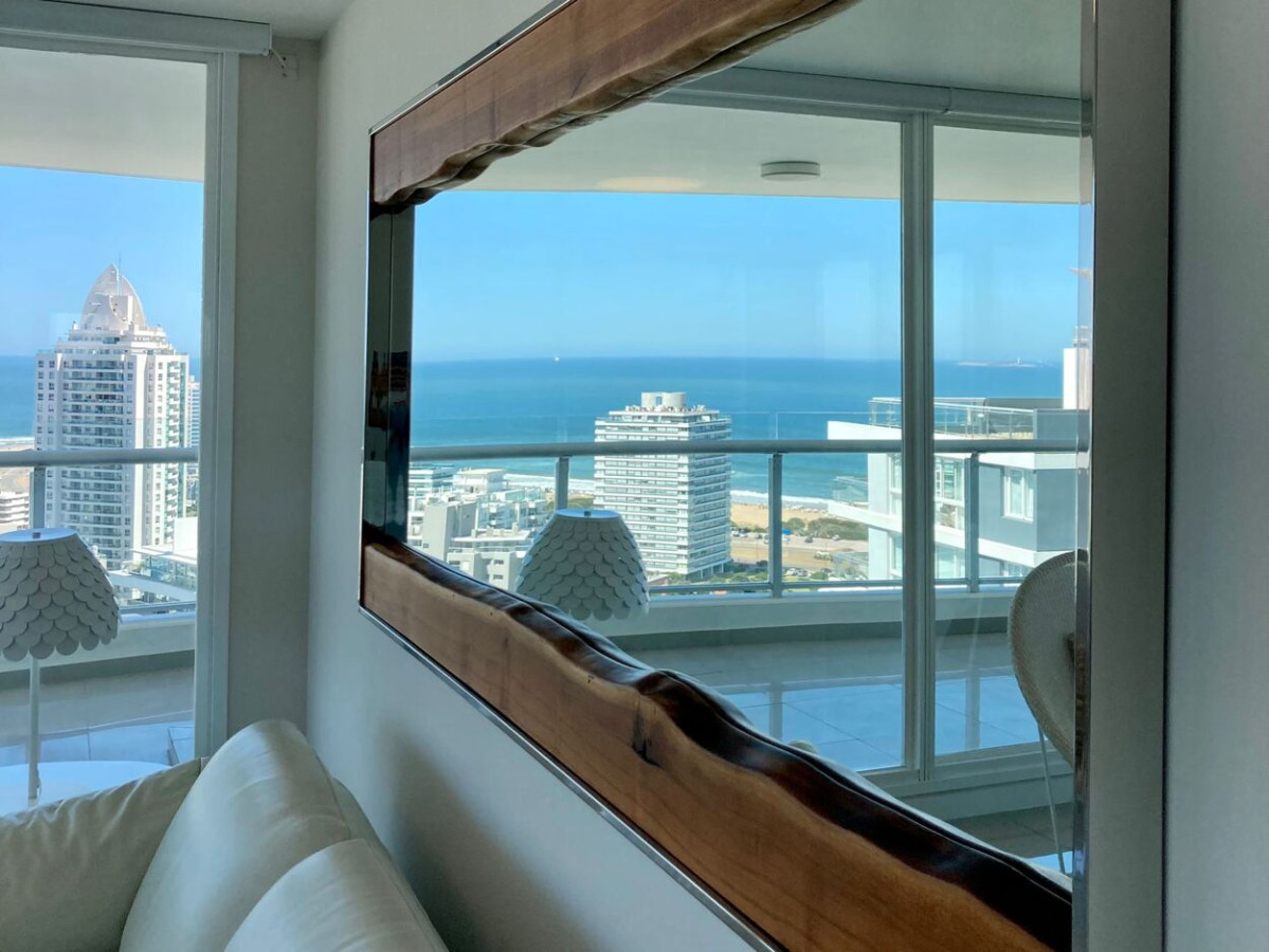 Apartamento ID.645 - Espléndido y Luminoso Apartamento, Vista al Mar, Torre ONE, Punta del Este