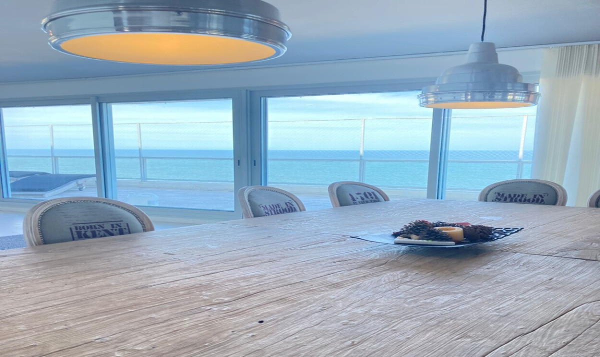 Apartamento ID.647 - Hermoso Penthouse, Primera Línea, Playa Brava. 3 Suite + Dependencia. Torre Le Parc.