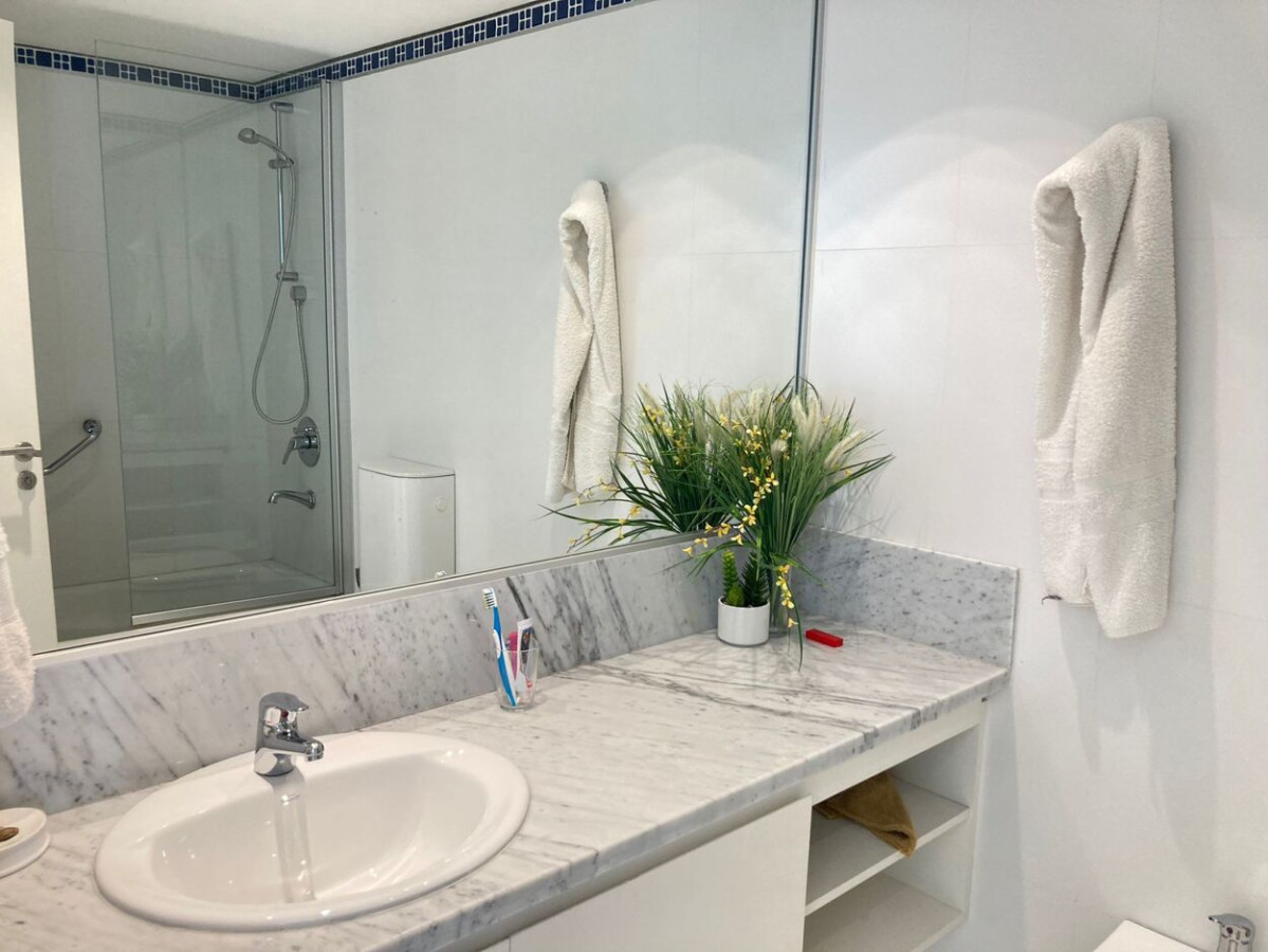 Apartamento ID.647 - Hermoso Penthouse, Primera Línea, Playa Brava. 3 Suite + Dependencia. Torre Le Parc.