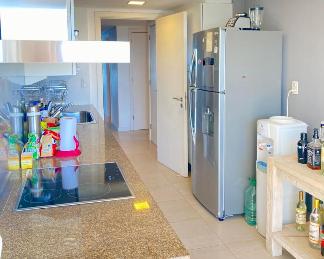 Apartamento ID.647 - Hermoso Penthouse, Primera Línea, Playa Brava. 3 Suite + Dependencia. Torre Le Parc.