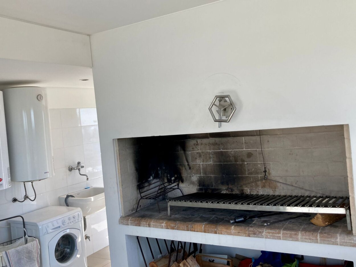 Apartamento ID.647 - Hermoso Penthouse, Primera Línea, Playa Brava. 3 Suite + Dependencia. Torre Le Parc.