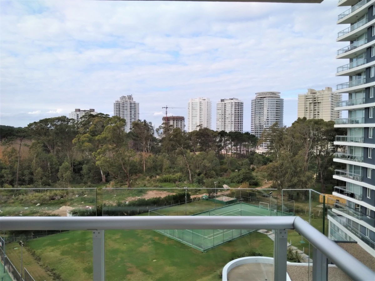 Apartamento ID.656 - Amplio apartamento 3 dormitorios más dependencia