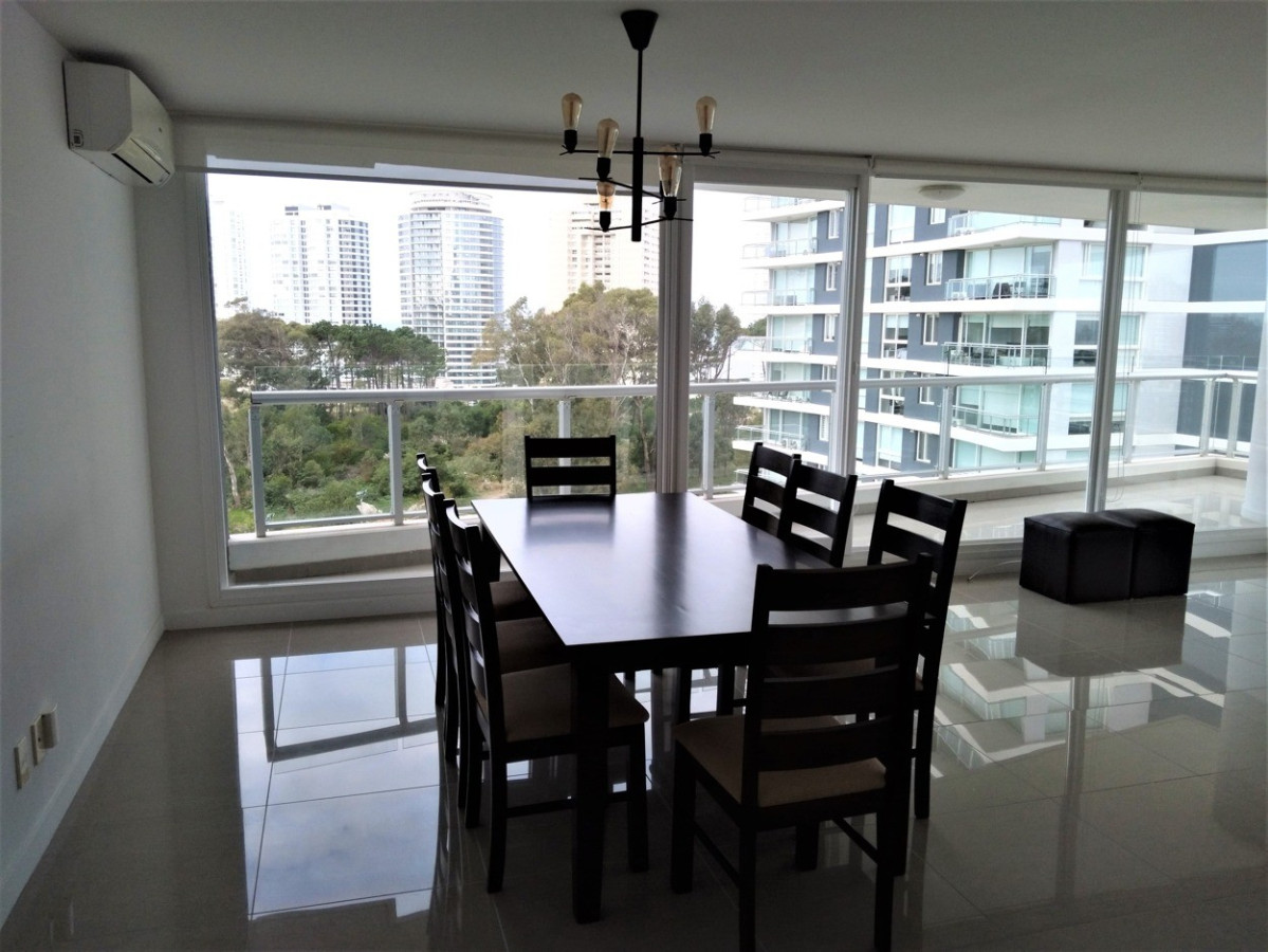 Apartamento ID.656 - Amplio apartamento 3 dormitorios más dependencia