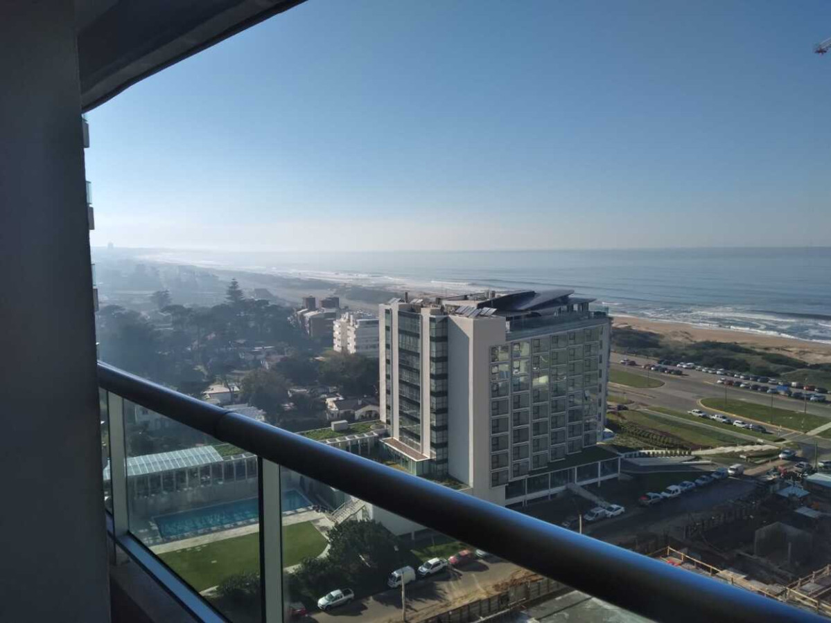 Apartamento ID.658 - 3 dormitorios más dependencia de servicio