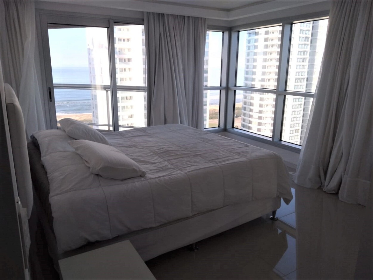 Apartamento ID.658 - 3 dormitorios más dependencia de servicio