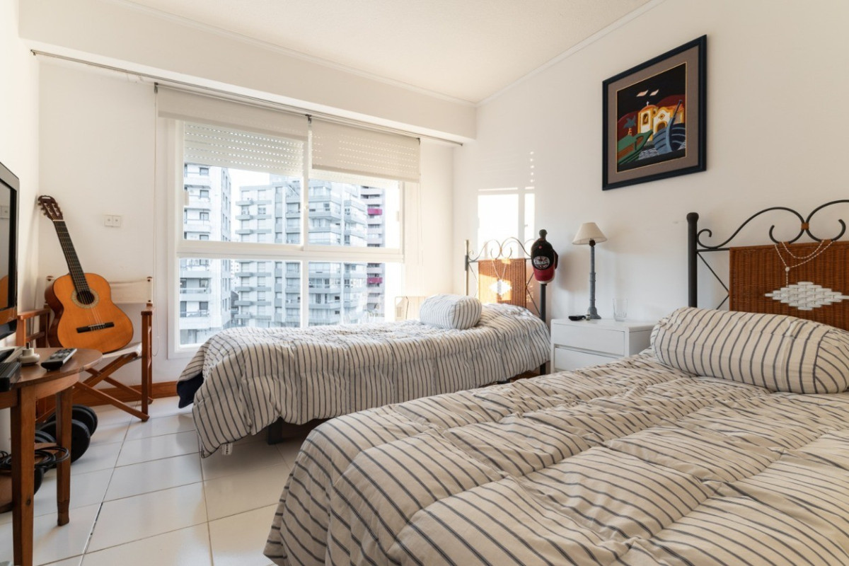 Apartamento ID.659 - Amplia planta 3 suites más dependencia de servicio