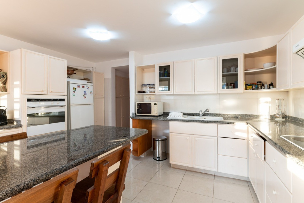 Apartamento ID.659 - Amplia planta 3 suites más dependencia de servicio