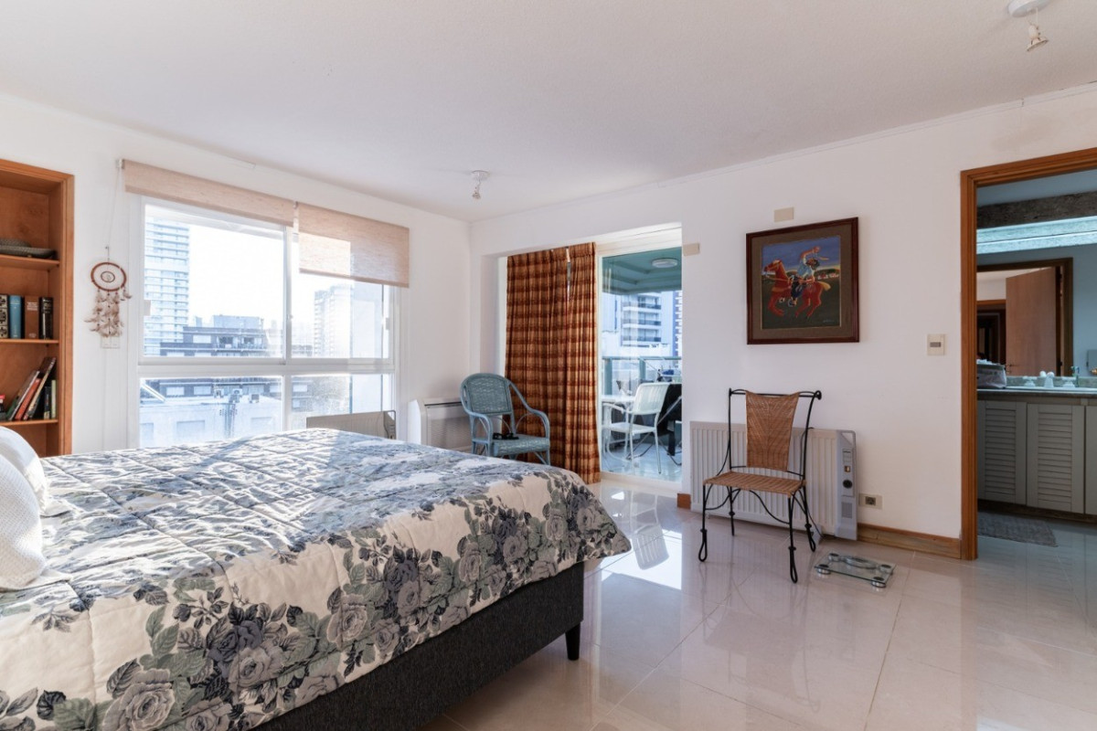 Apartamento ID.659 - Amplia planta 3 suites más dependencia de servicio