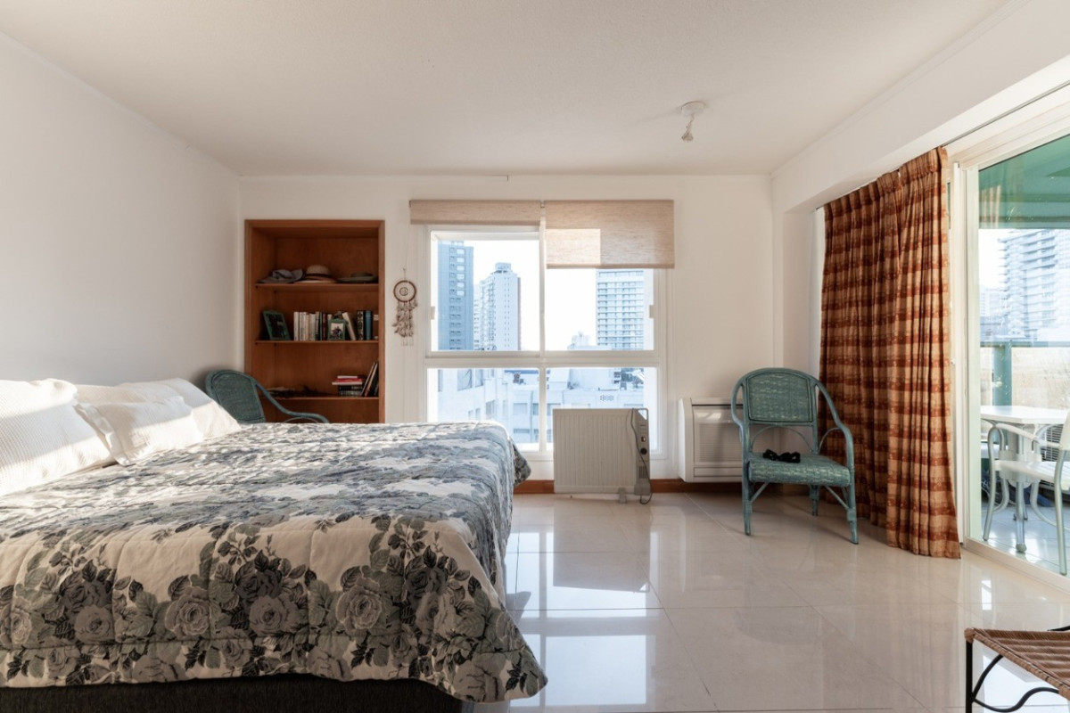 Apartamento ID.659 - Amplia planta 3 suites más dependencia de servicio