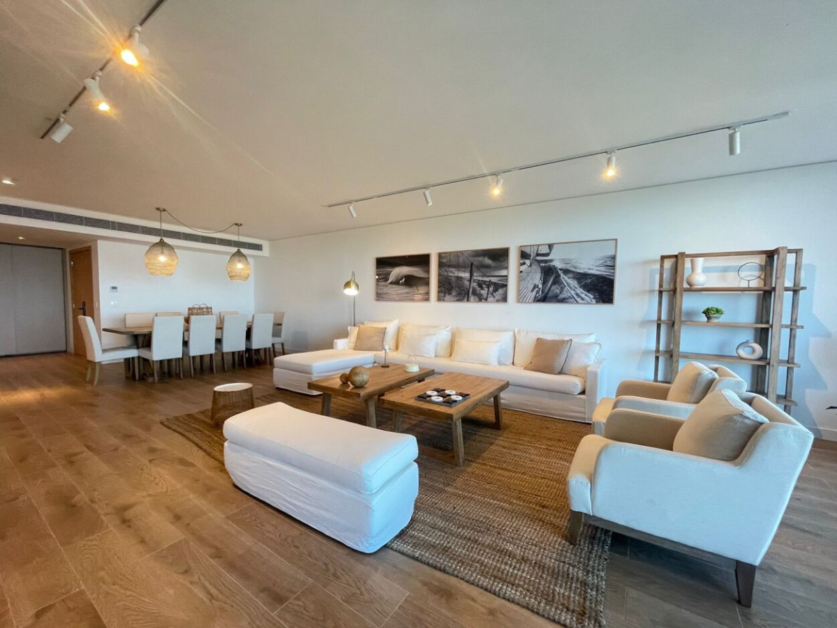 Apartamento ID.663 - Torre Trump 3 dormitorios en suite mas dependencia de servicio