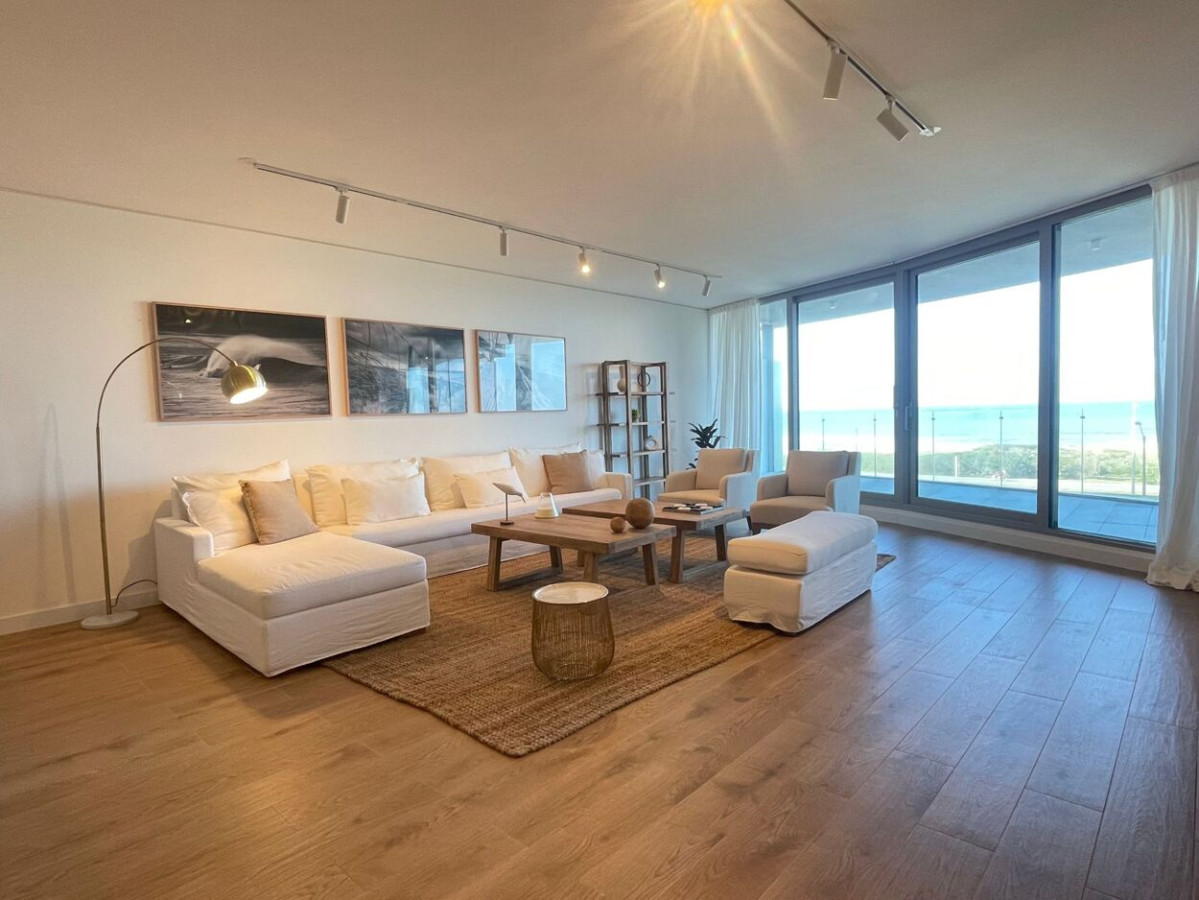 Apartamento ID.663 - Torre Trump 3 dormitorios en suite mas dependencia de servicio