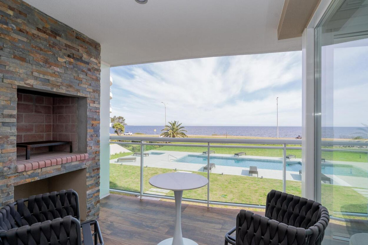 Apartamento ID.668 - Moderno apartamento, 2 dormitorios 2 baños, primera linea mansa