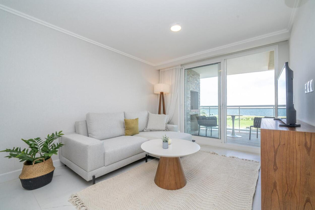 Apartamento ID.668 - Moderno apartamento, 2 dormitorios 2 baños, primera linea mansa