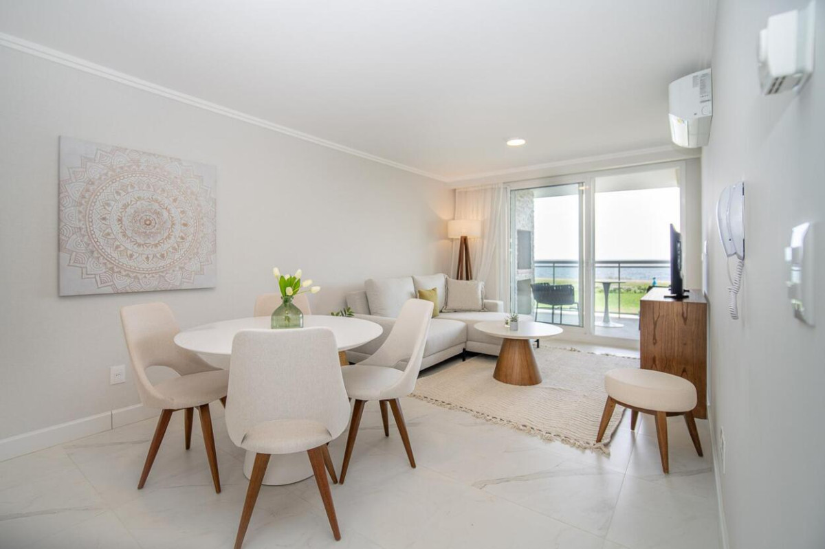 Apartamento ID.668 - Moderno apartamento, 2 dormitorios 2 baños, primera linea mansa