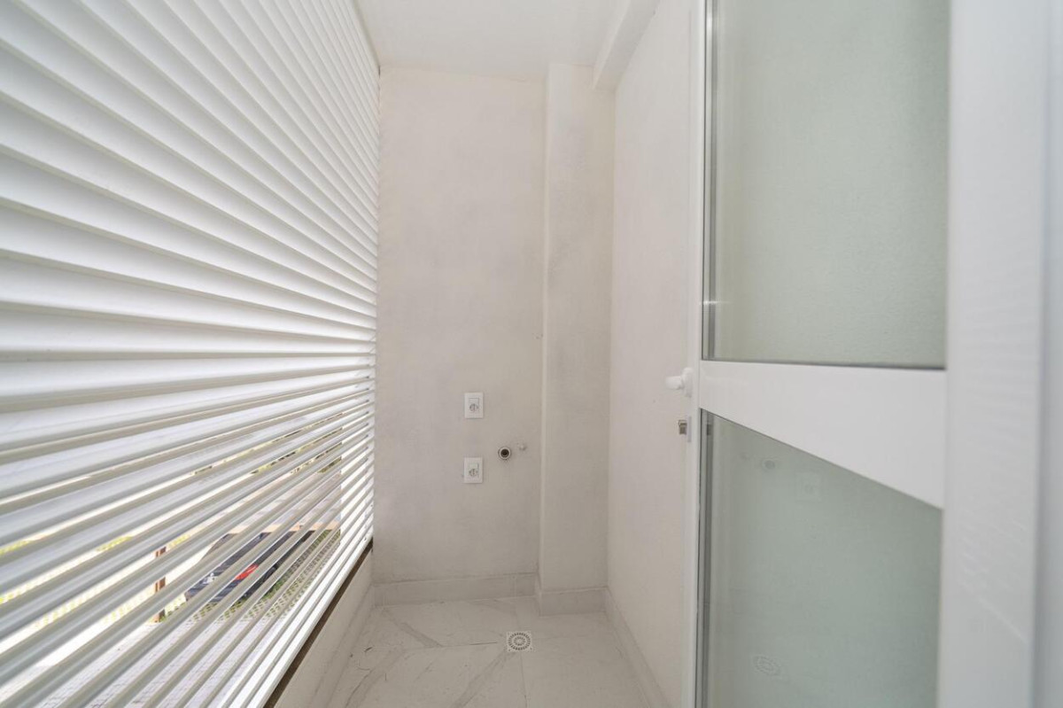 Apartamento ID.668 - Moderno apartamento, 2 dormitorios 2 baños, primera linea mansa