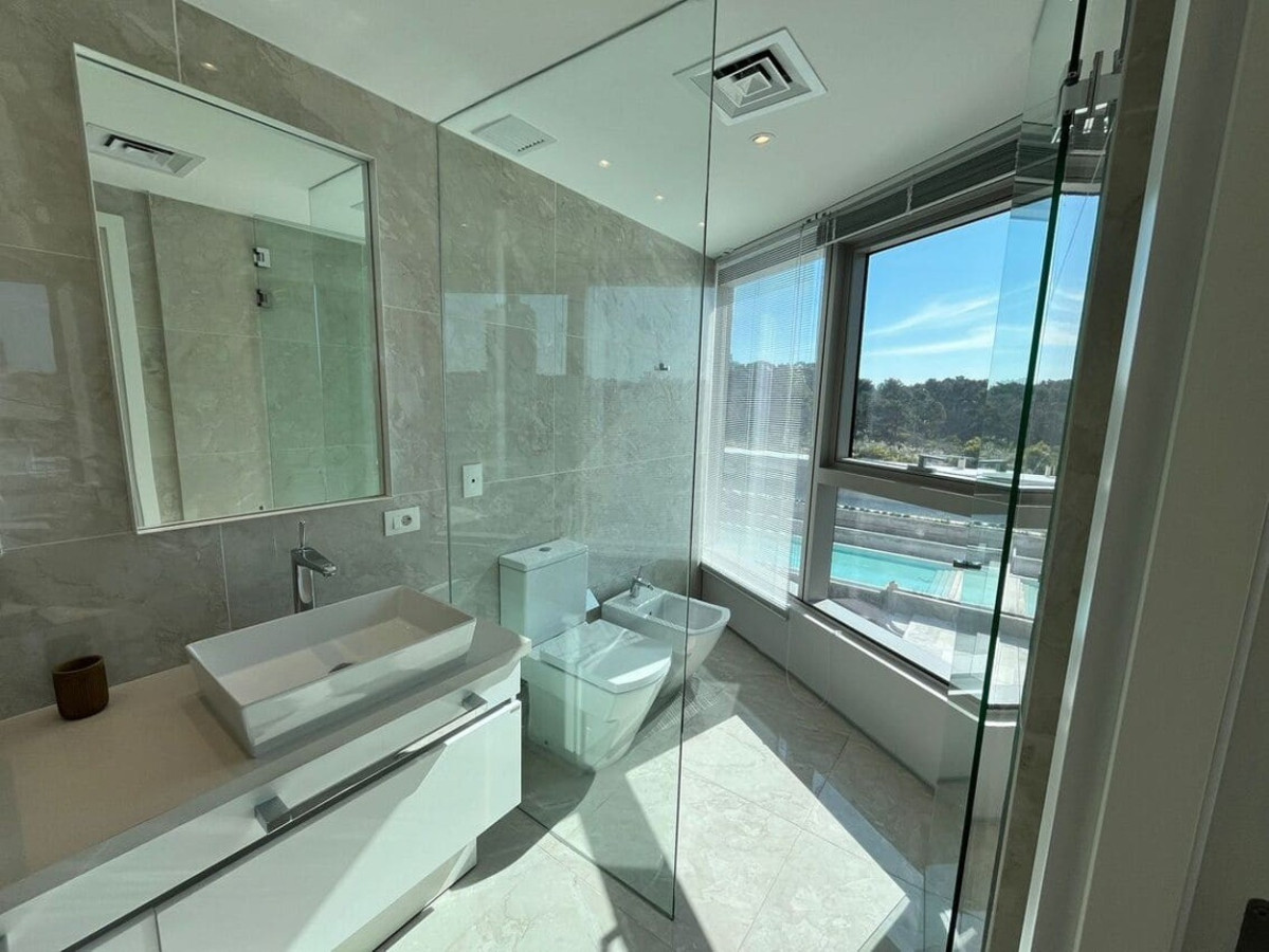 Apartamento ID.671 - Torre Trump 2 dormitorios, primera línea de la Brava