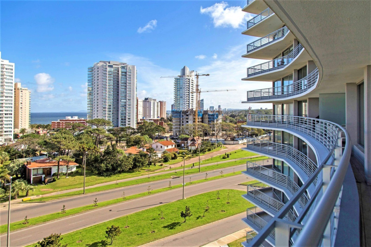 Apartamento ID.72 - Excelente Apartamento 3 Dormitorios. Alexander Boulevard