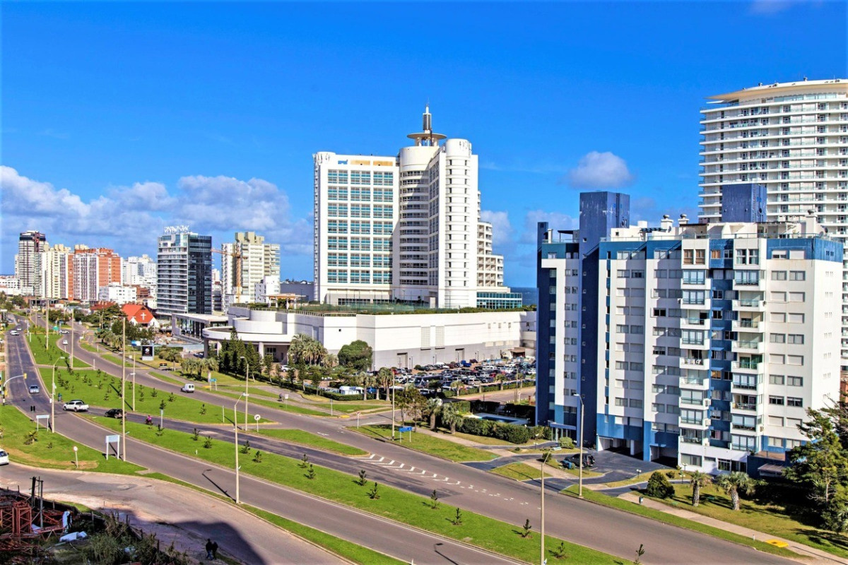 Apartamento ID.72 - Excelente Apartamento 3 Dormitorios. Alexander Boulevard