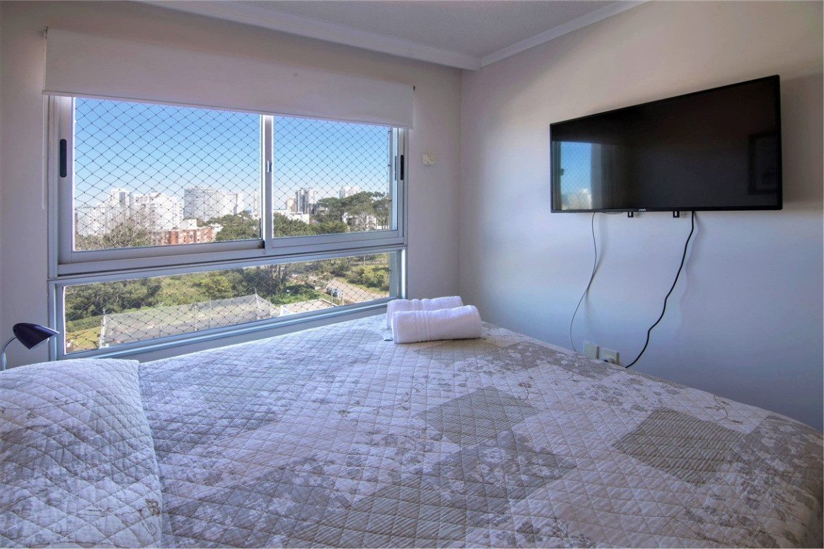 Apartamento ID.74 - Funcional Apartamento 2 Dormitorios, Full amenities. Ocean Drive, Punta del Este.