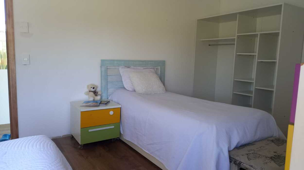 Casa ID.545 - Espectacular casa 4 dormitorios en Barrio Privado/El Quijote