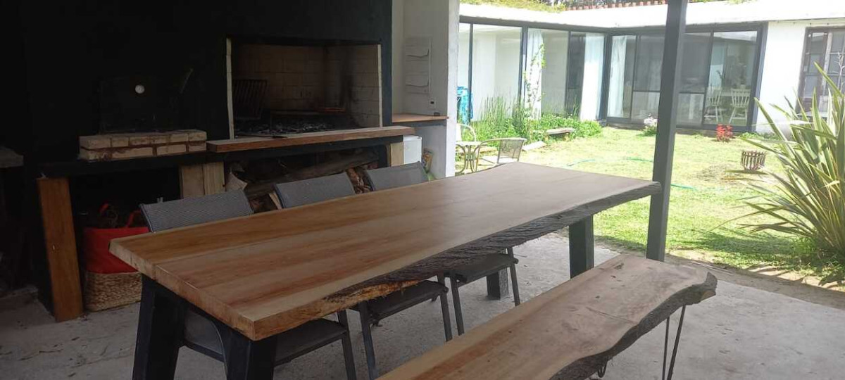 Casa ID.545 - Espectacular casa 4 dormitorios en Barrio Privado/El Quijote