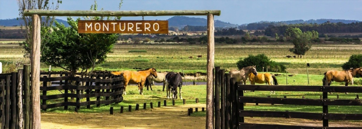 Casa ID.545 - Espectacular casa 4 dormitorios en Barrio Privado/El Quijote