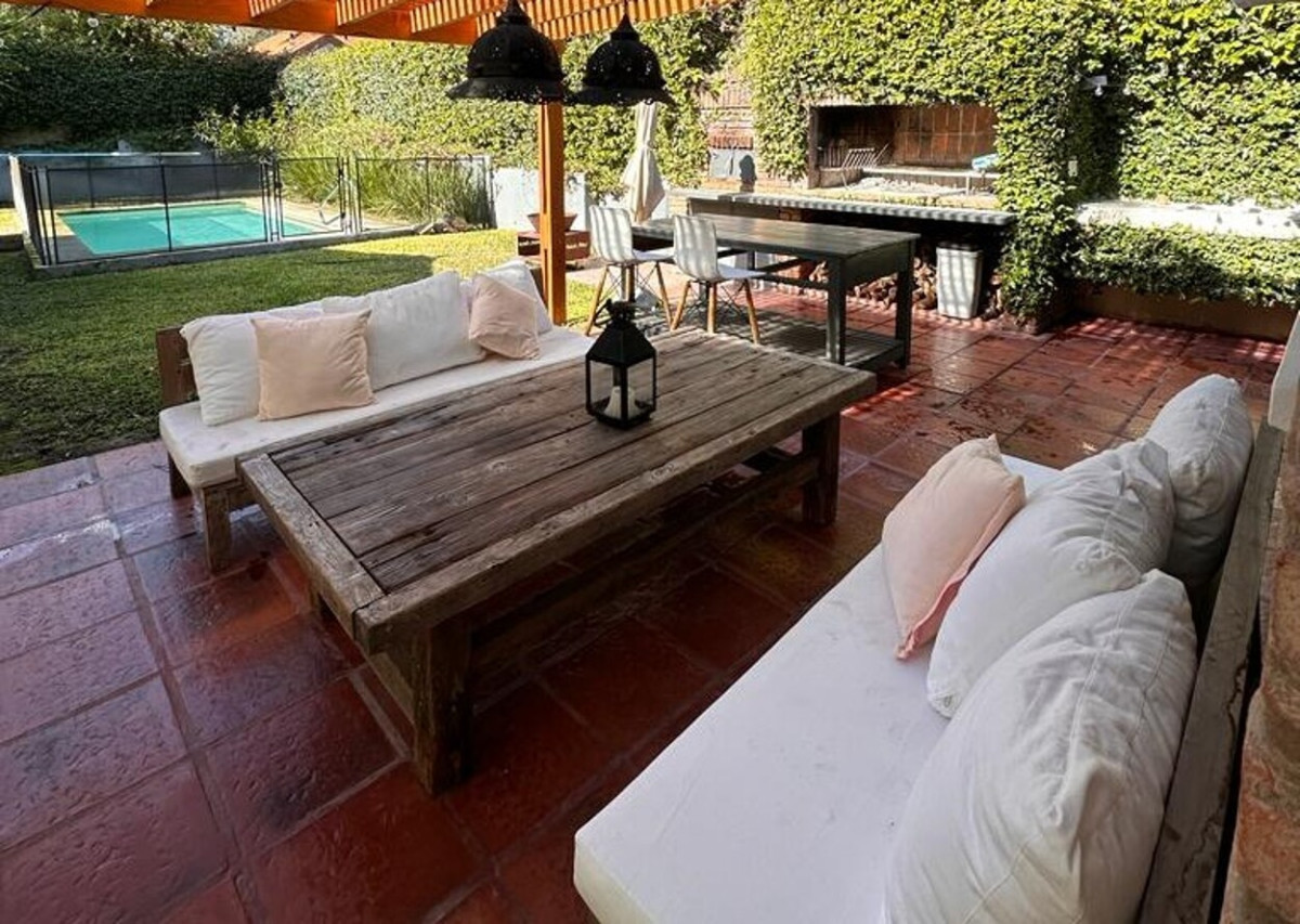 Casa ID.660 - Exelente casa 4 dormitorios nás dependencia