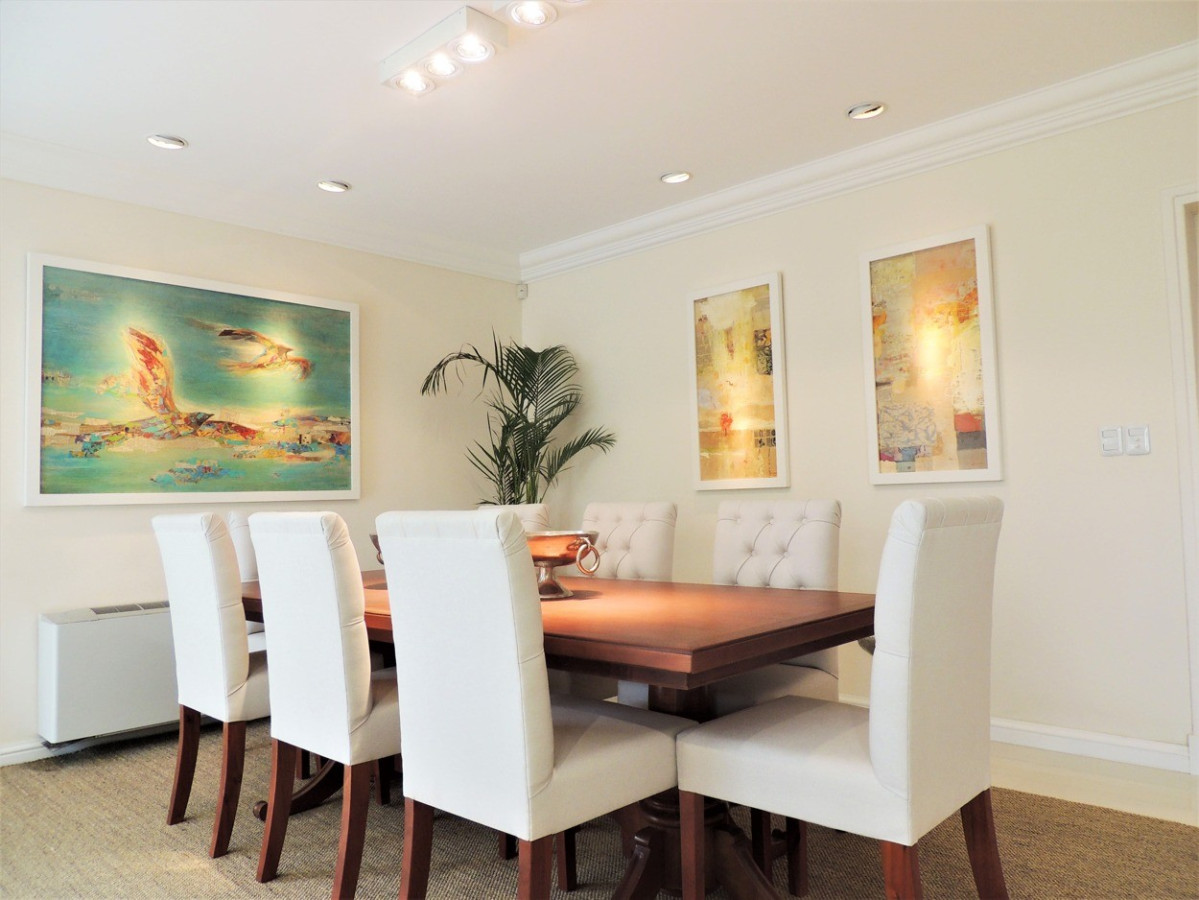 Casa ID.209 - Elegante Casa 4 Dormitorios y Dep